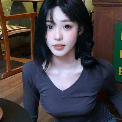 左撇子女人